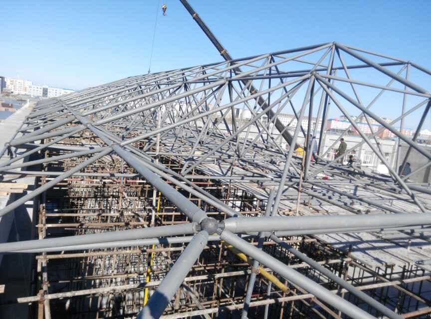 什邡商贸城屋顶网架工程